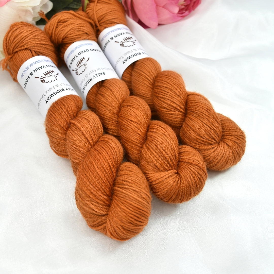 Tiger Eye 50g Midi Half Skein-4 Ply Midi Skeins-2-Sally Ridgway Designs in Felt & Fibre