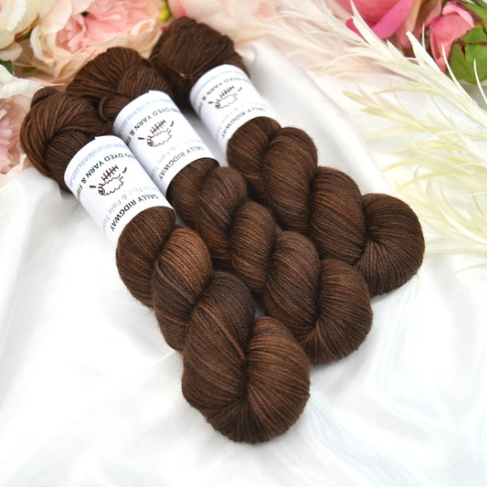 Kaffee 50g Midi Skein| 4 Ply Midi Skeins | Sally Ridgway | Shop Wool, Felt and Fibre Online