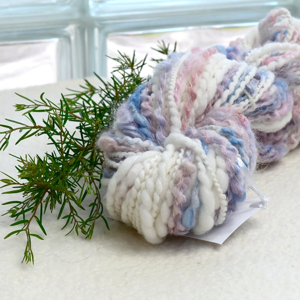 White Chunky Hand Spun Art Yarn Pink Blue Mix 12556| Hand Spun Yarn | Sally Ridgway | Shop hand spun art yarn Online